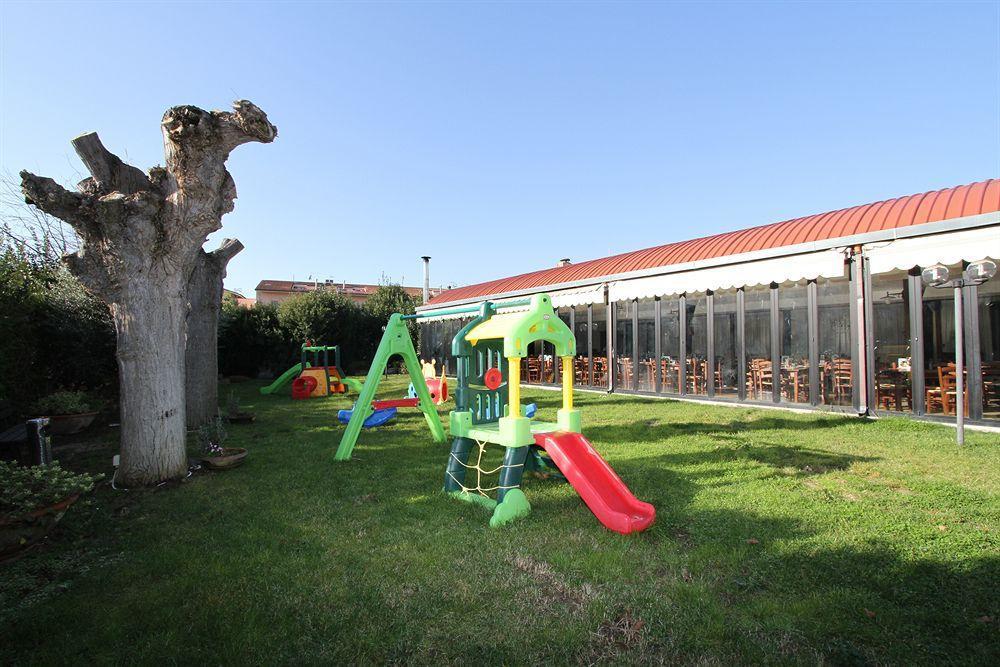 La Vecchia Fattoria Hotel Loreto Buitenkant foto