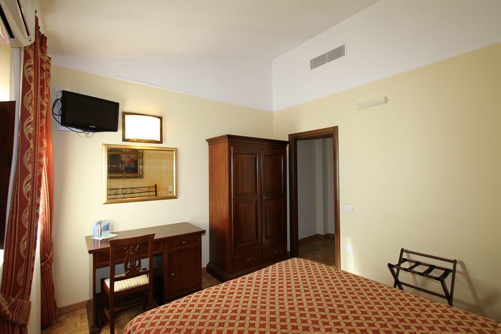 La Vecchia Fattoria Hotel Loreto Buitenkant foto