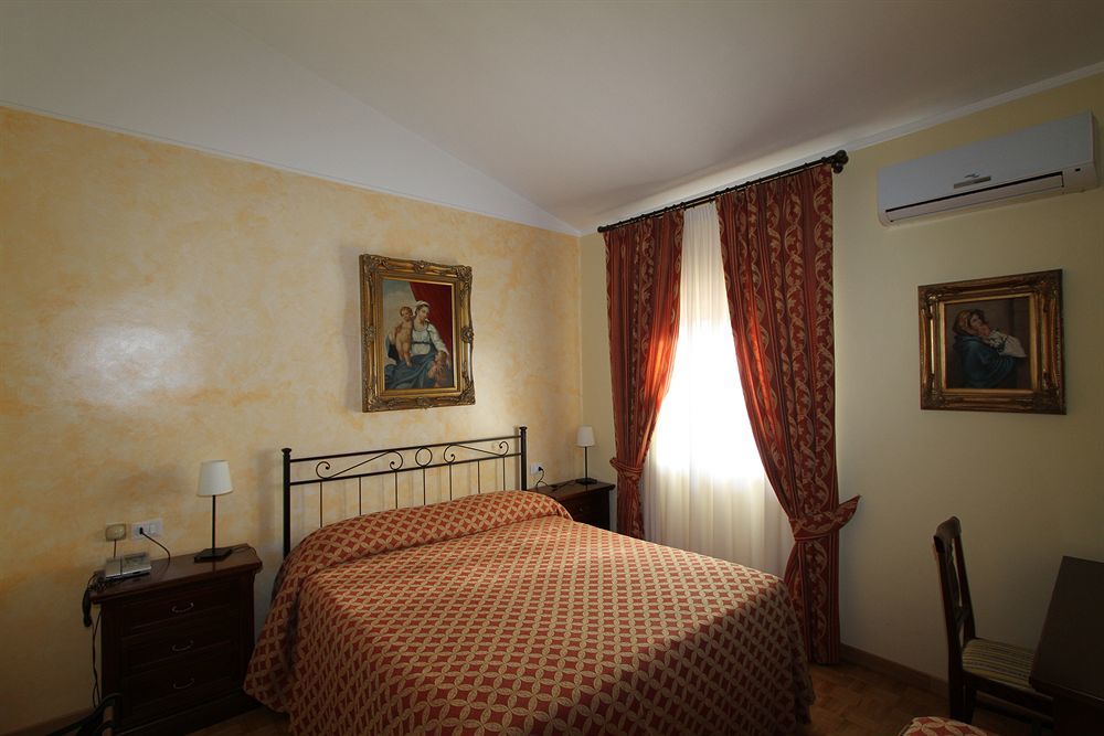 La Vecchia Fattoria Hotel Loreto Buitenkant foto